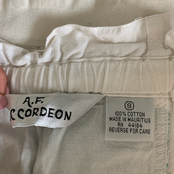 Vintage white colour pop skirt - Picture 4 of 4